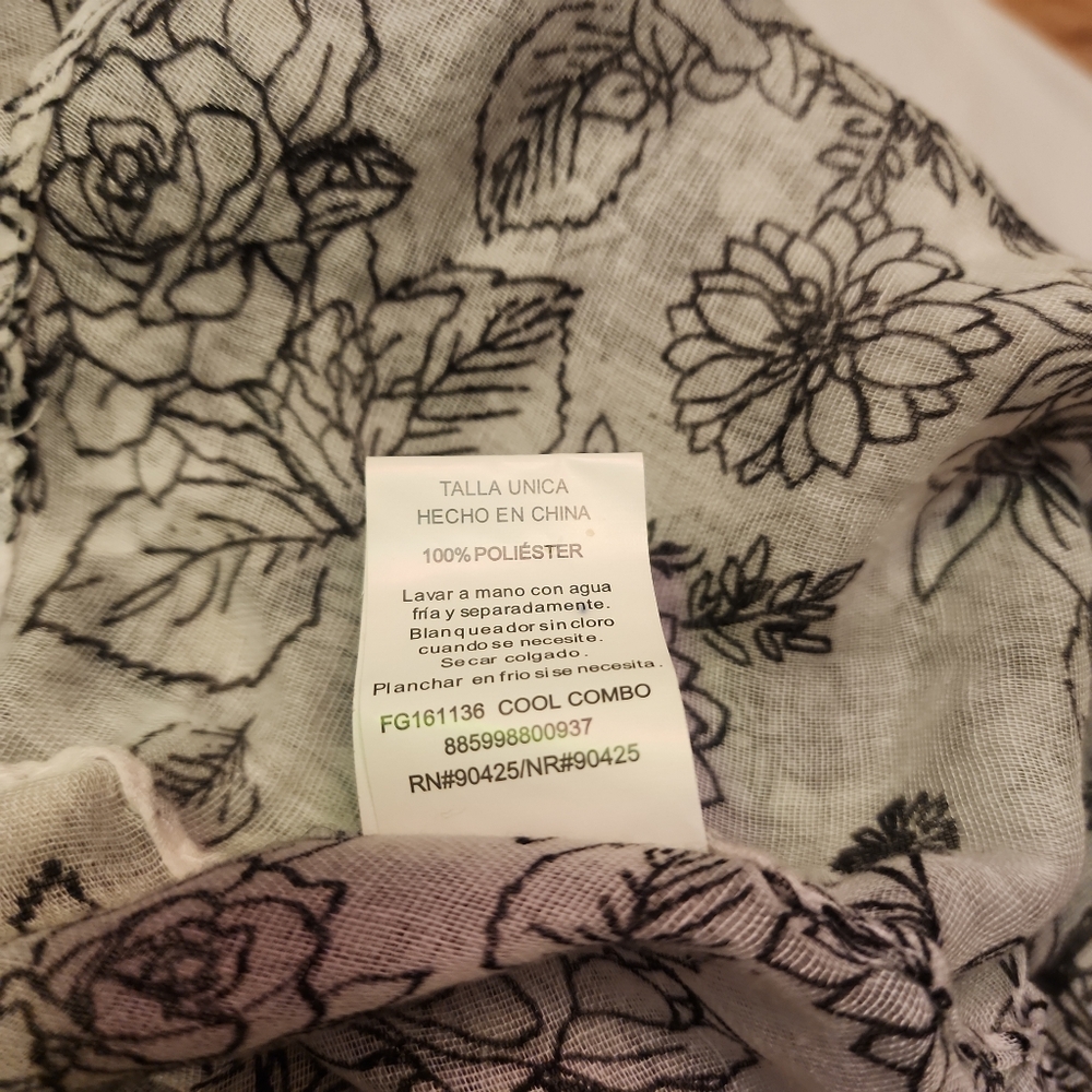 Floral Infinity Scarf ☆ White & Black ☆ 100% Polyester ☆ Women's ☆ Flower❥ Theme - Picture 6 of 6